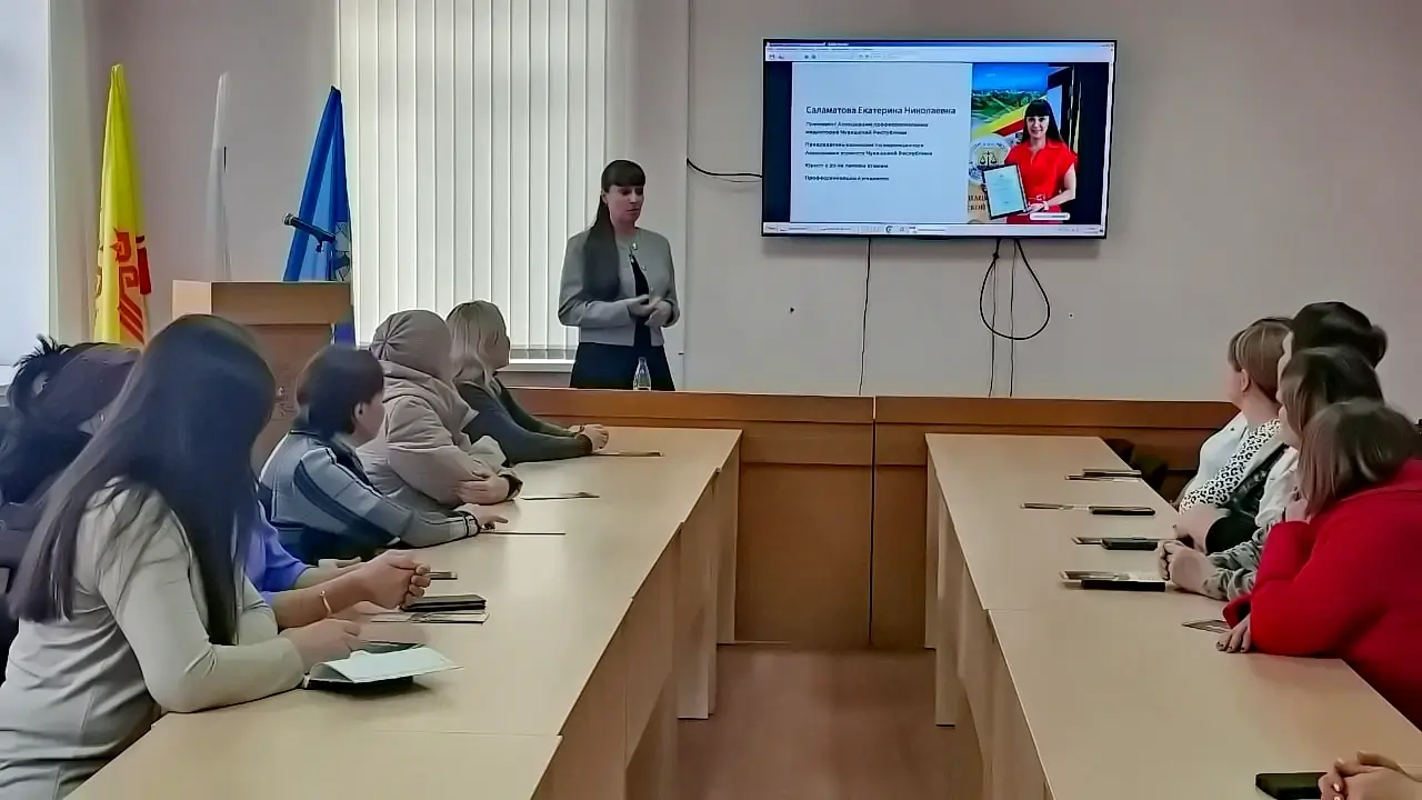 Участники отработали фразы-провокаторы конфликтов, а также научились формулировать слова, способствующие снижению напряжения и сглаживанию конфликтных ситуаций в семье