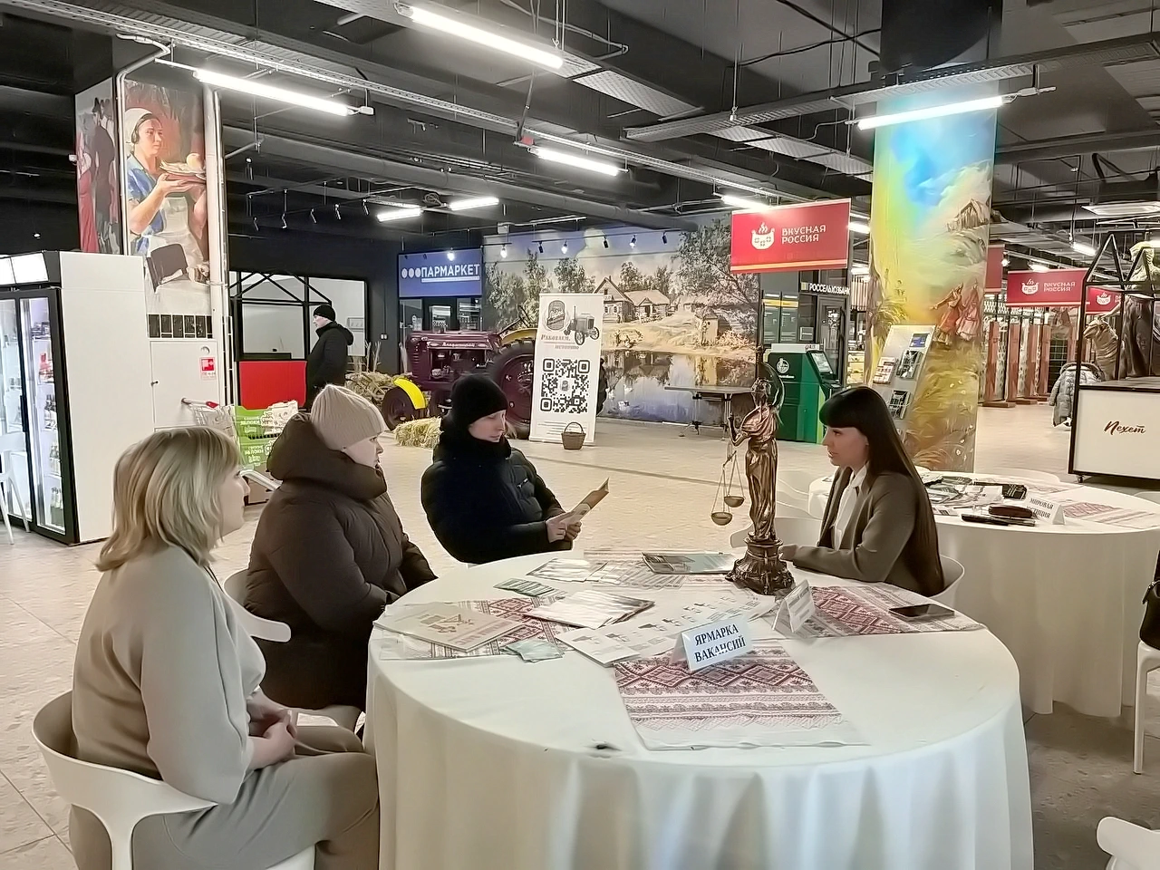 Участники в формате живых диалогов разбирали типичные конфликтные ситуации и искали пути к согласию